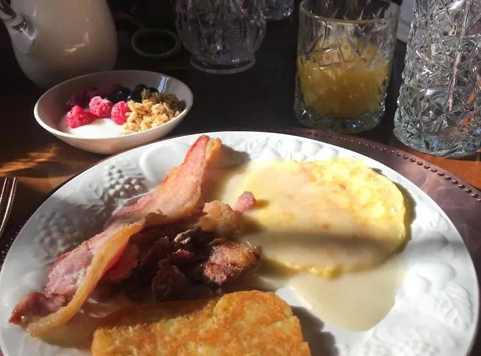 The Grand Bed & Breakfast